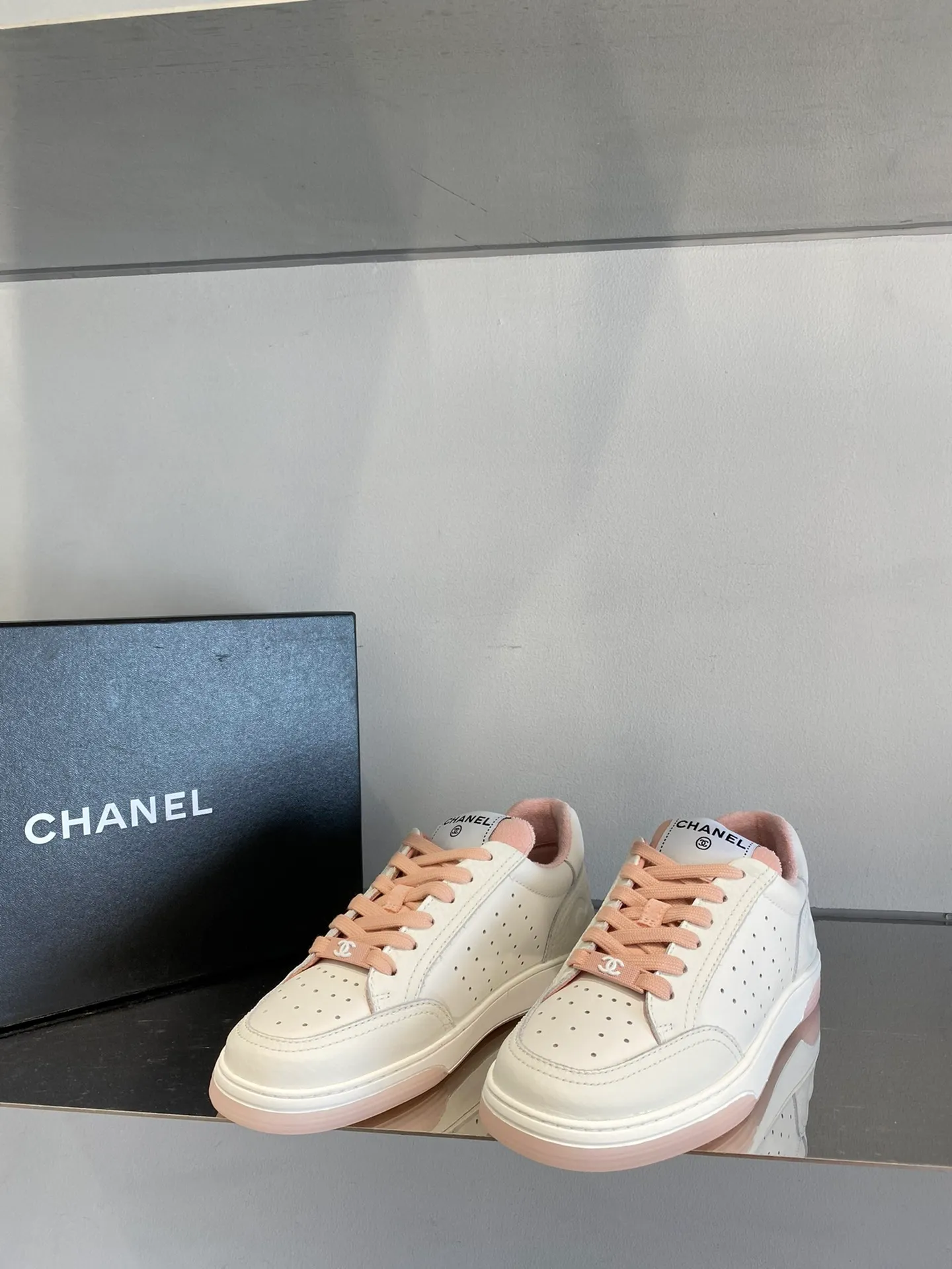 👟👟Ex-factory price 480👟👟 Women's shoes Women's clothing Women's shoes Women's clothing Women's shoes Women's clothing Chanel22👟👟Ex-factory price Panda shoes The black, white, pink and blue colors all hit my heart! Definitely the best sneakers this year! Code number: 35-40
